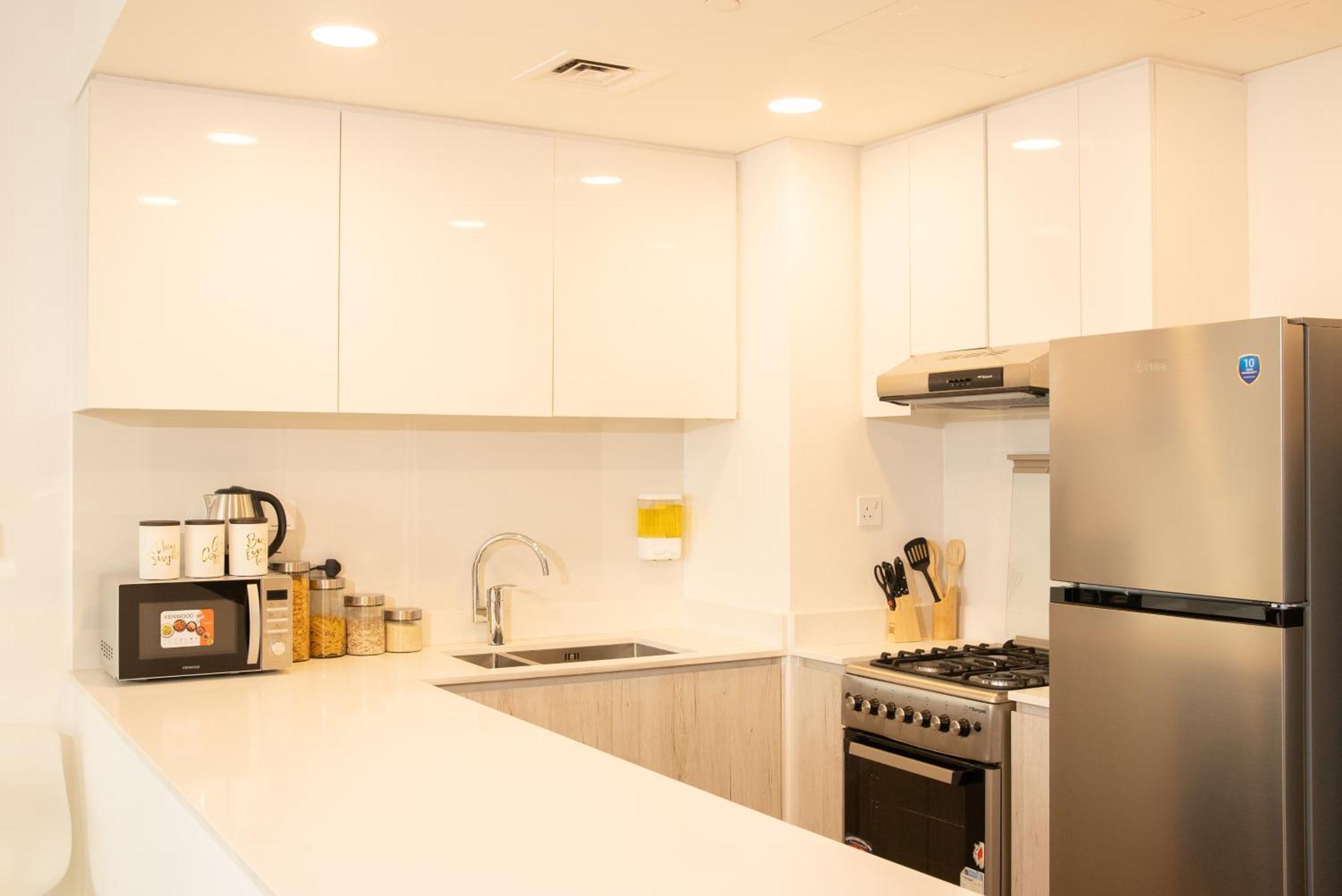 Fantastic And In The Heart Of Apartment Sharjah