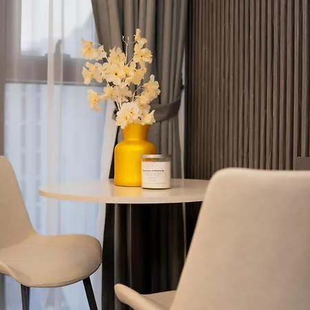 Fantastic Studio And Apartment In The Heart Of Sharjah Esterno foto